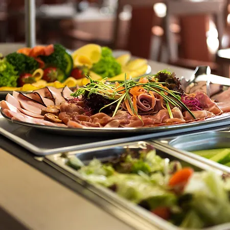 Kosice Hotel Отель 4*