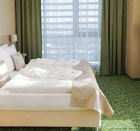 Kosice Hotel Отель 4*